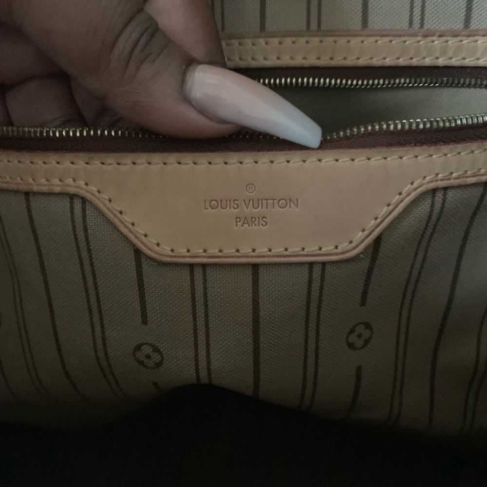 Louis Vuitton Monogram Shoulder Bag size MM - Picture 6 of 6